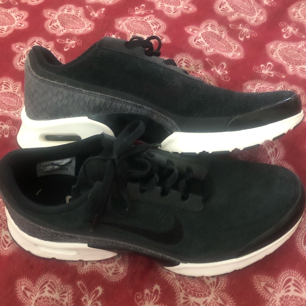 Nike Air Max Jewell Sneakers